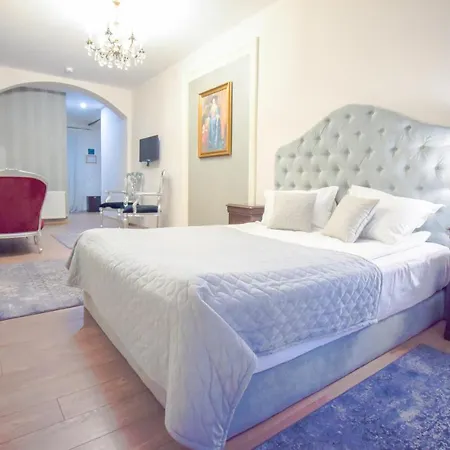 بيت ضيافة Safrano Palace 3*